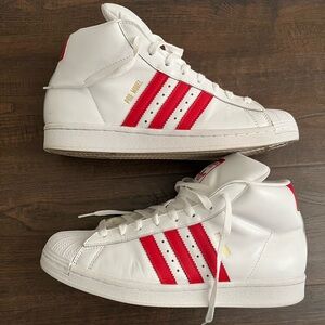 Adidas Red stripe adidas shell toe size 9.5
